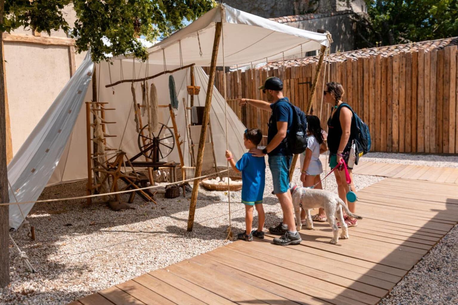 Tout Confort ! Centre-Ville, Climatisation, Parking, Wifi, Calme, Tv Carcassonne Luaran gambar